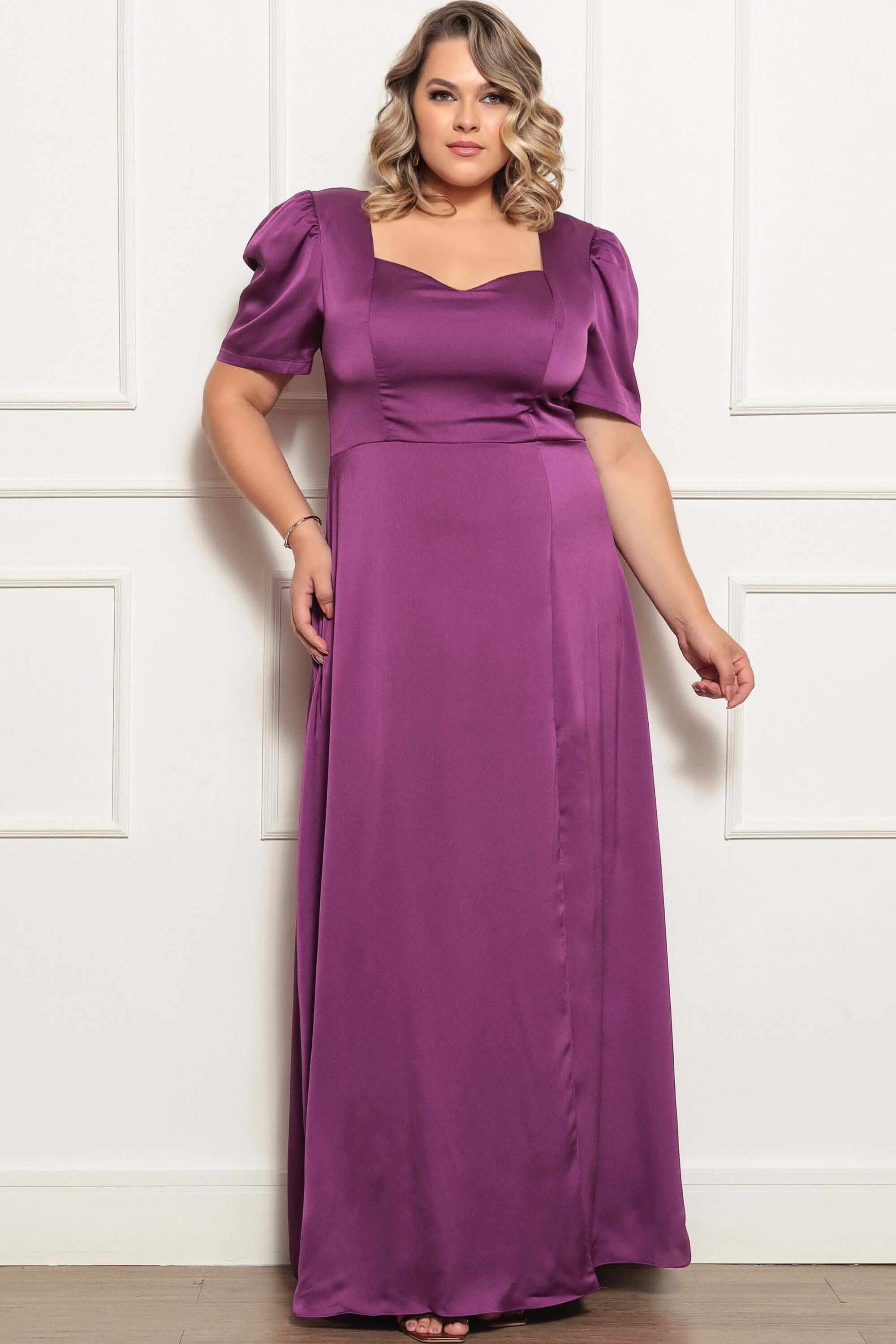Vestido de festa plus size longo, com manga princesa e decote