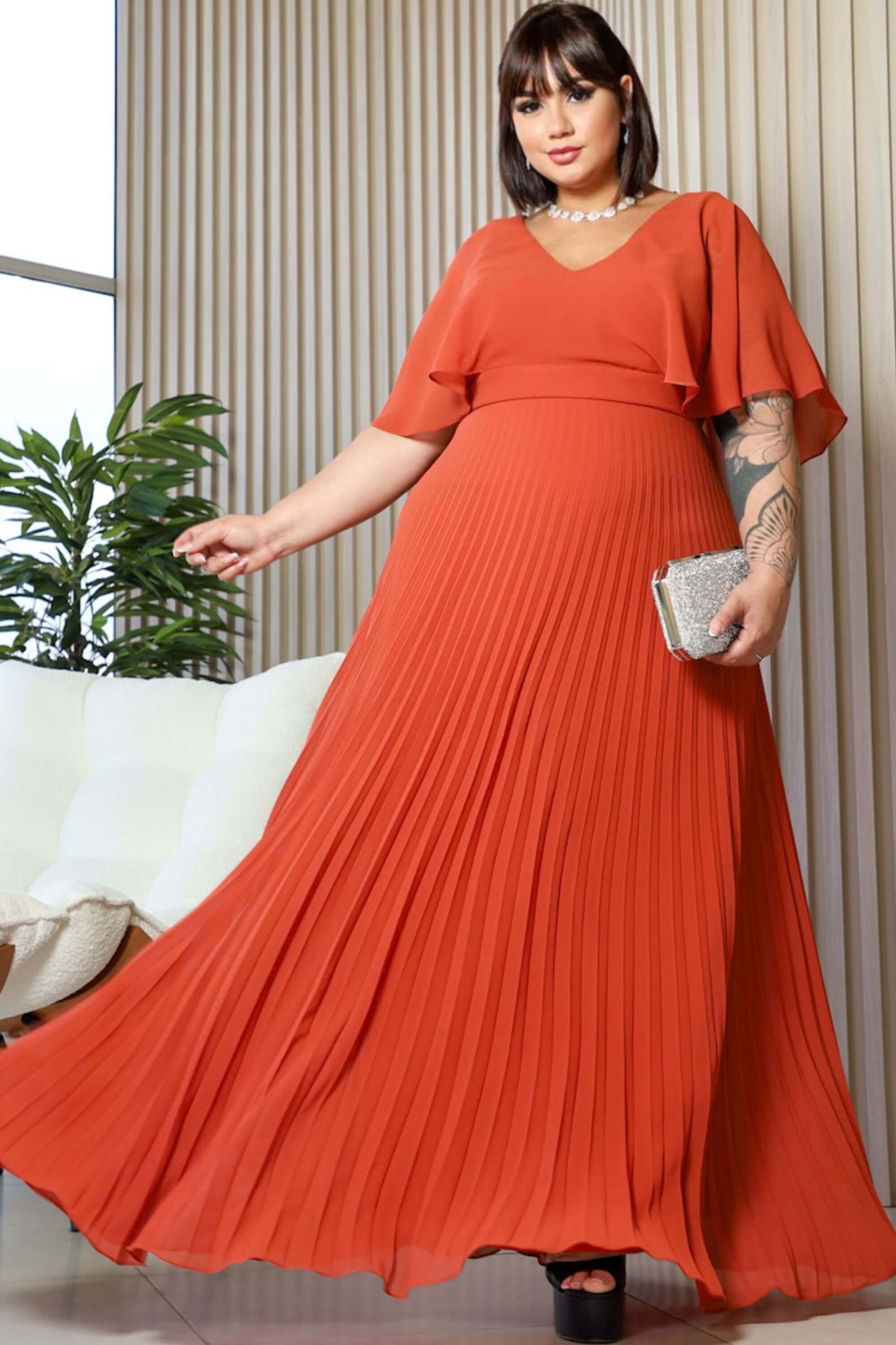 Vestidos de chiffon con escote en V y mangas cap con volantes Terracota